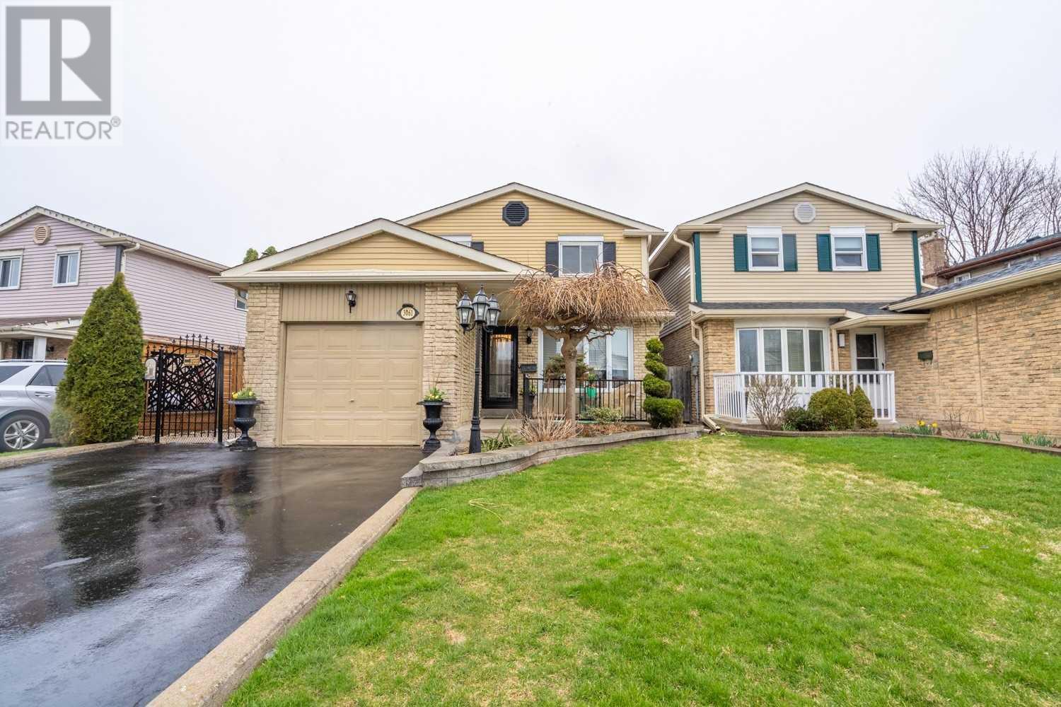 3061 Driftwood Drive, Burlington, ON, L7M 1X8