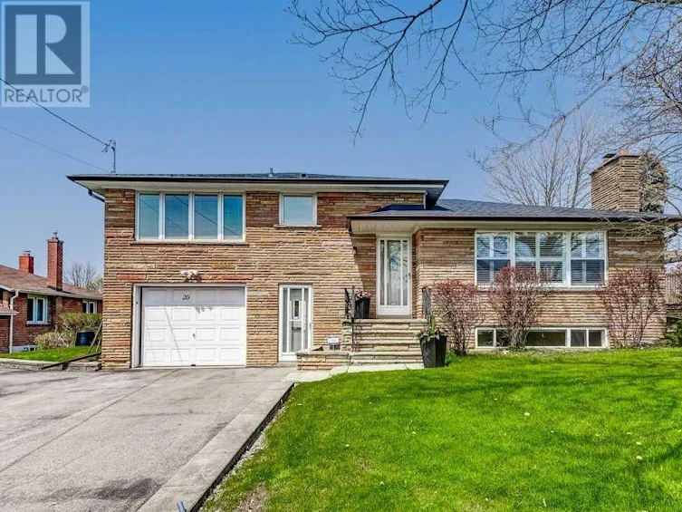 20 Valencia Crescent, Toronto, ON, M6L 1M4