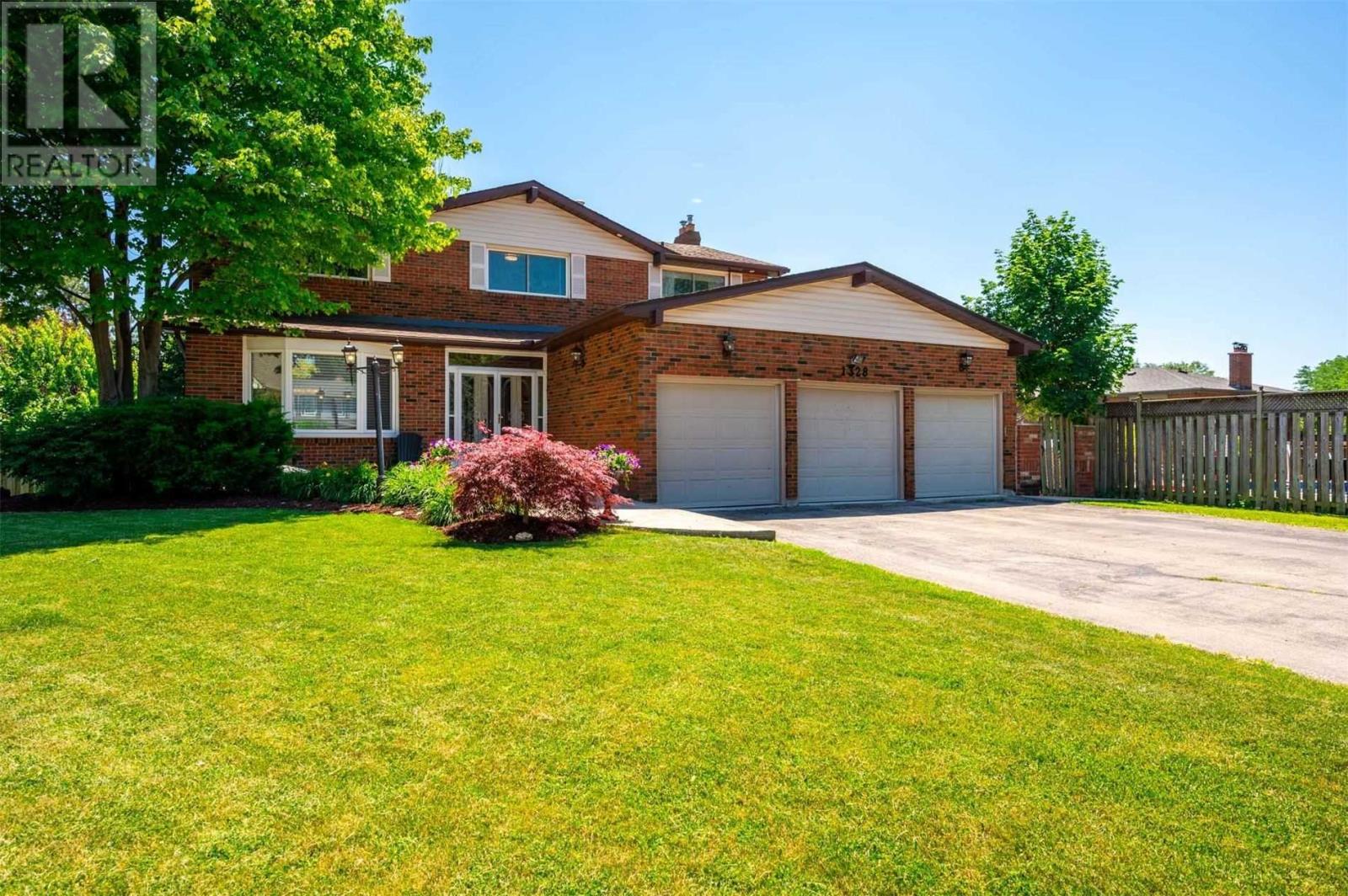 1328 Knights Bridge Court, Burlington, ON, L7P 3R7