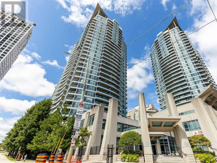 608-33 Elm Drive, Mississauga, ON, L5B 4M2
