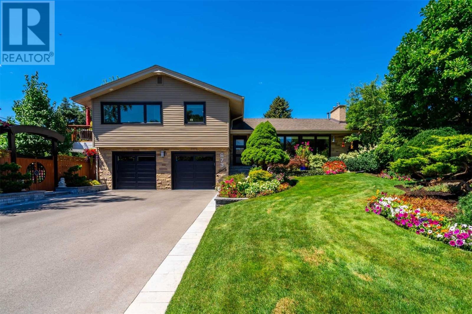673 Holt Drive, Burlington, ON, L7T 3N4