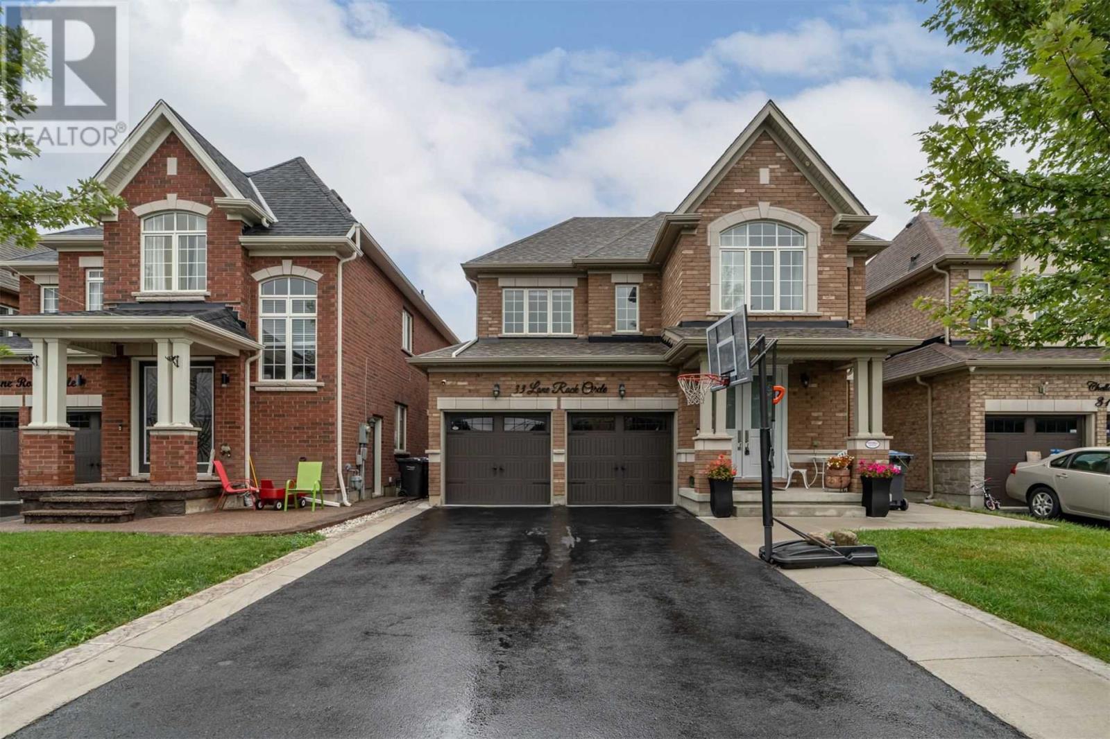 33 Lone Rock Circle, Brampton, ON, L6P 3T4
