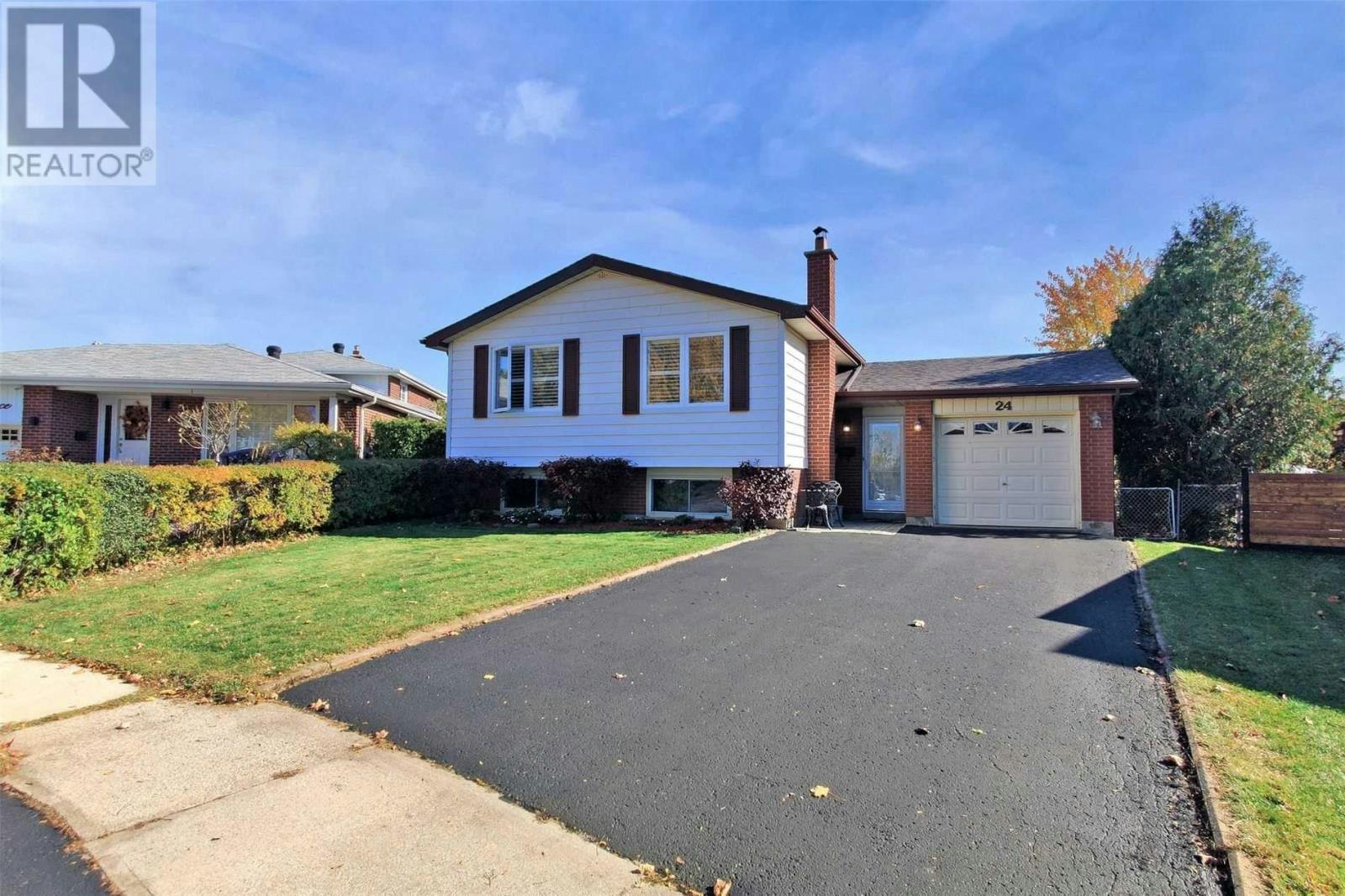 24 Gable Place, Brampton, ON, L6S 1C1