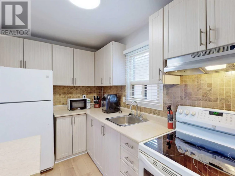 3 Holloway Court, Brampton, ON, L6S 1R3