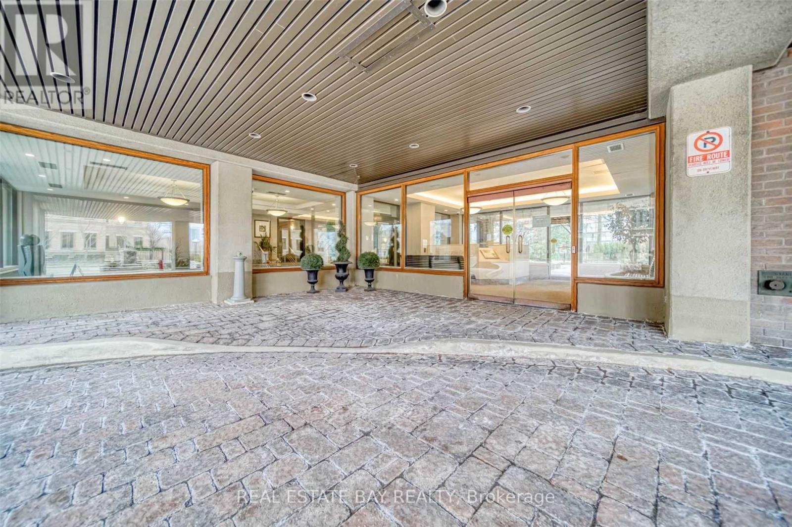 1703-4235 Sherwoodtowne Boulevard, Mississauga, ON, L4Z 1W3