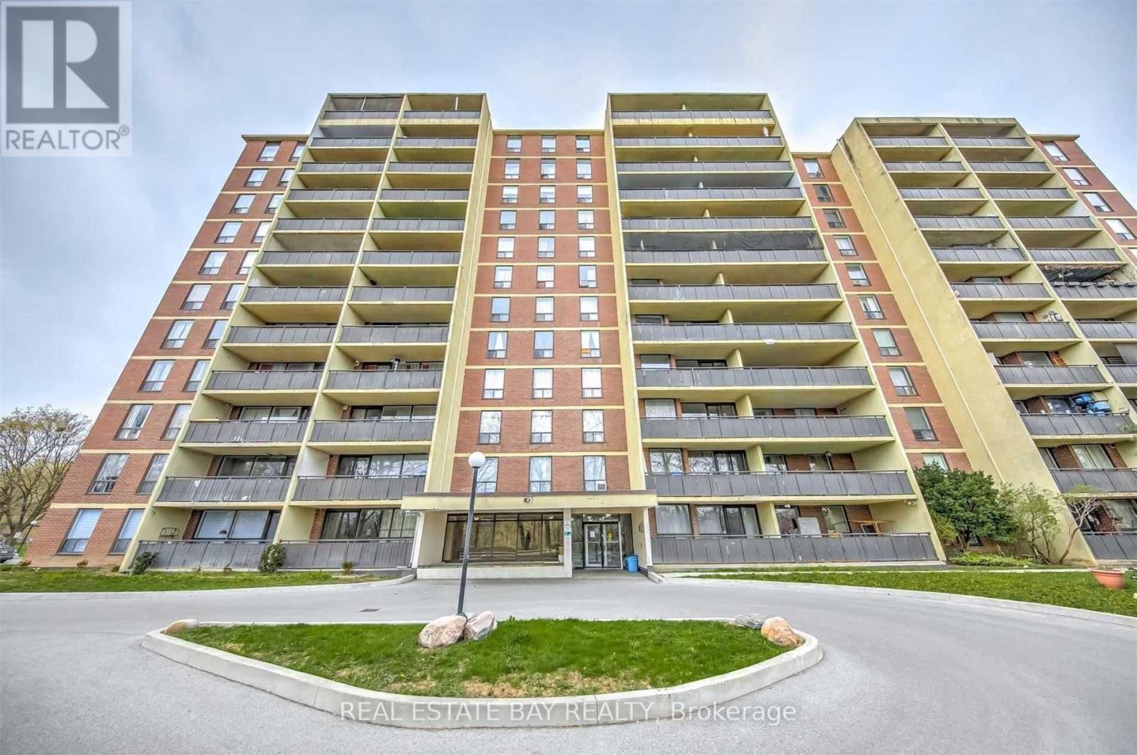 507-15 London Green Court, Toronto, ON, M3N 1K4