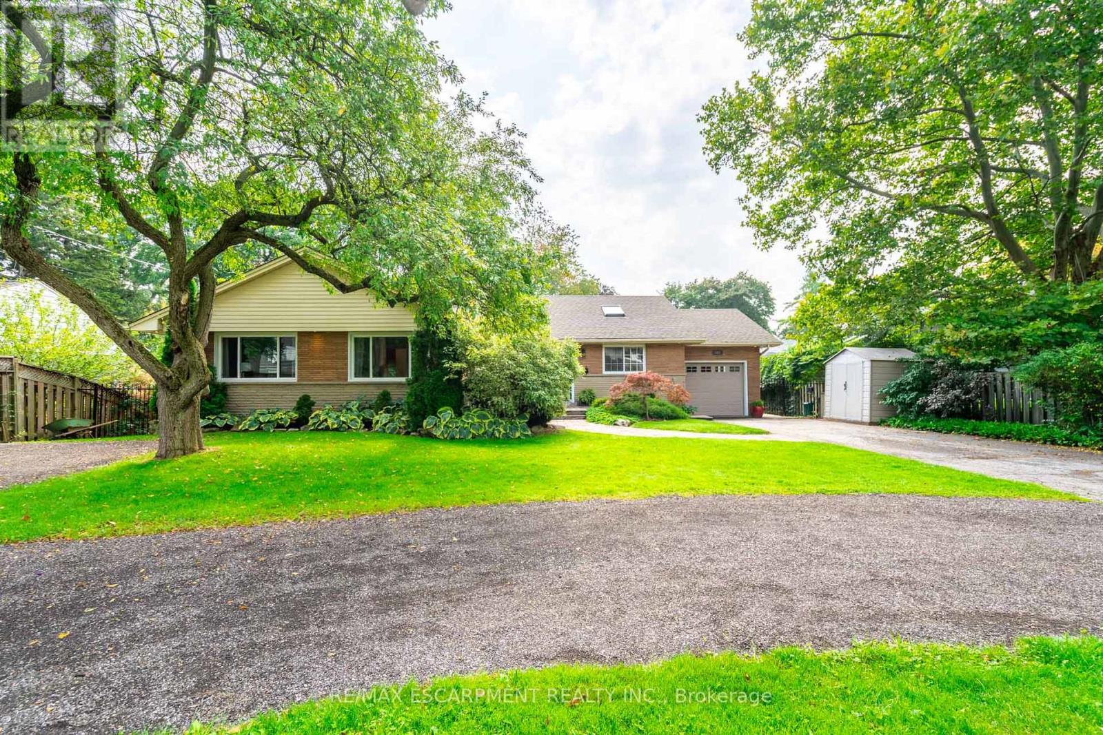702 King Road, Burlington, ON, L7T 3K4