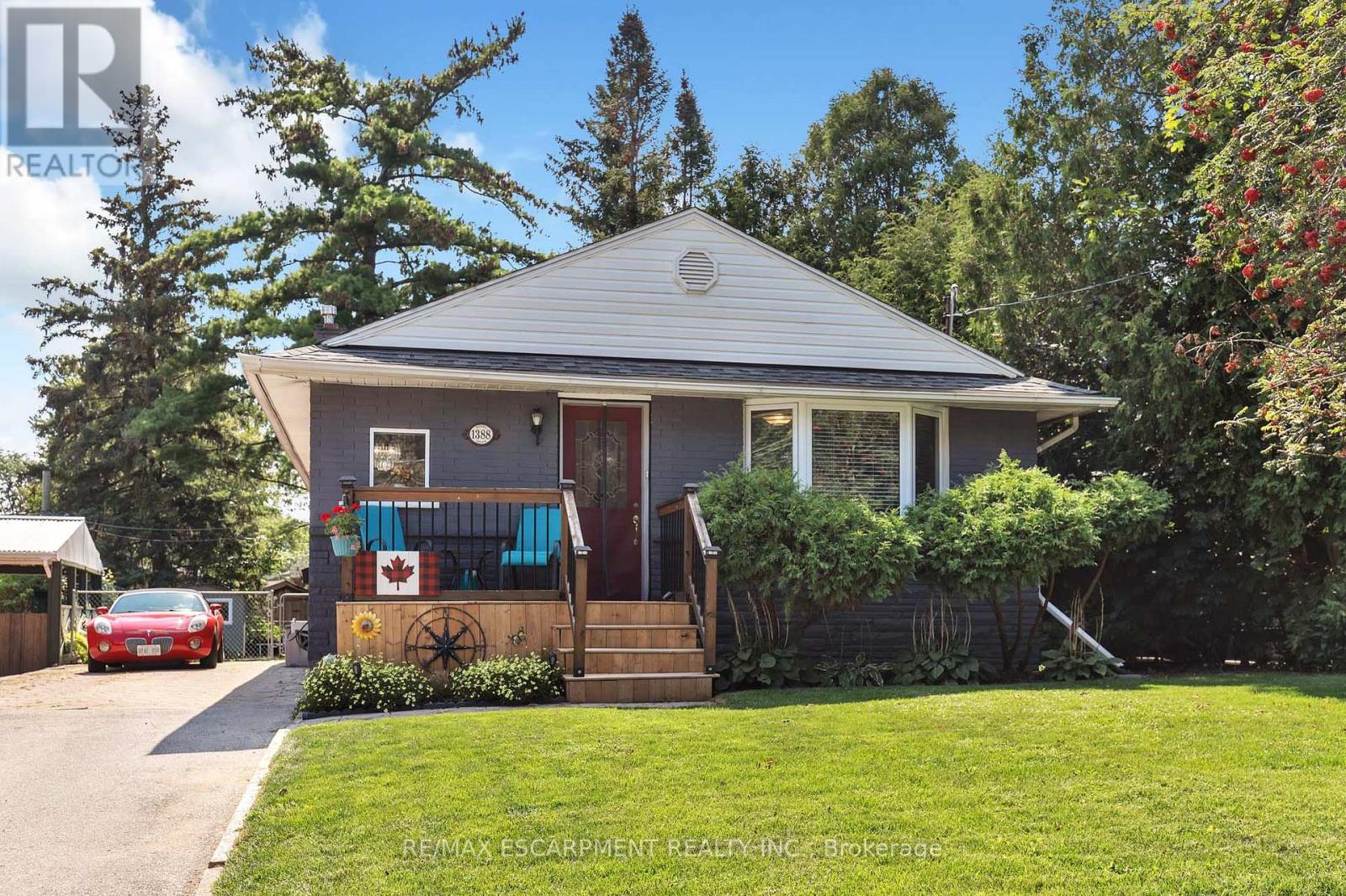 1388 Royal Drive, Burlington, ON, L7P 2G9