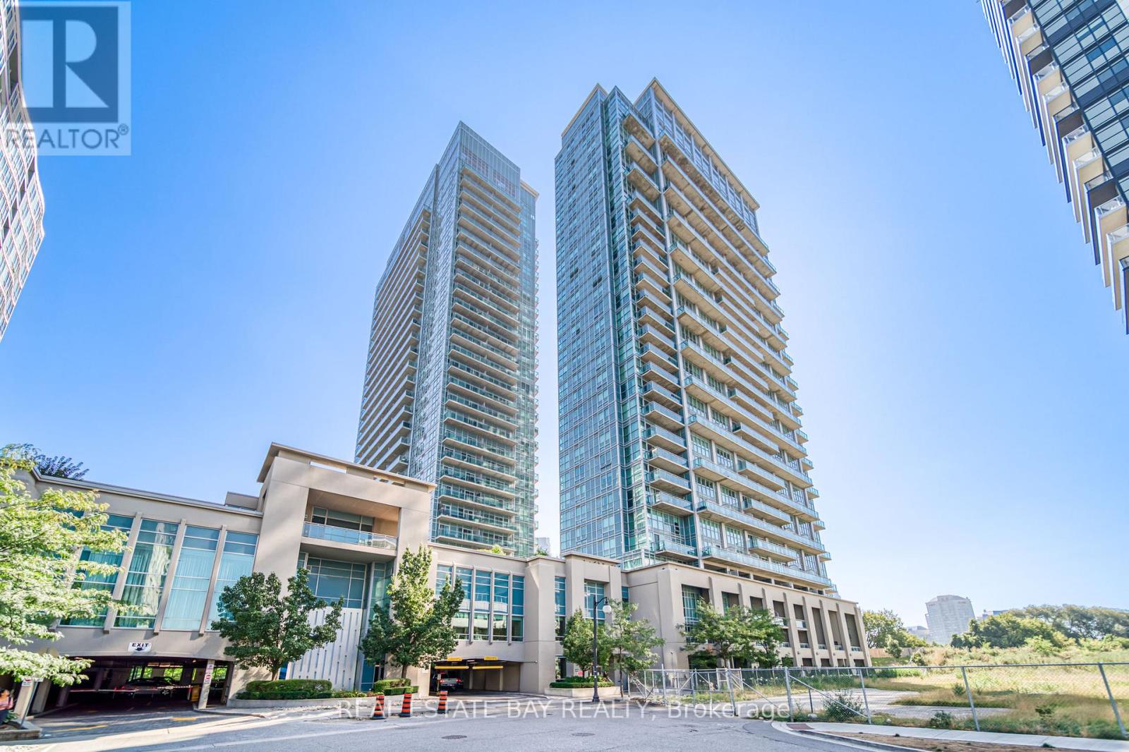 1426-165 Legion Road North, Toronto, ON, M8Y 0B3