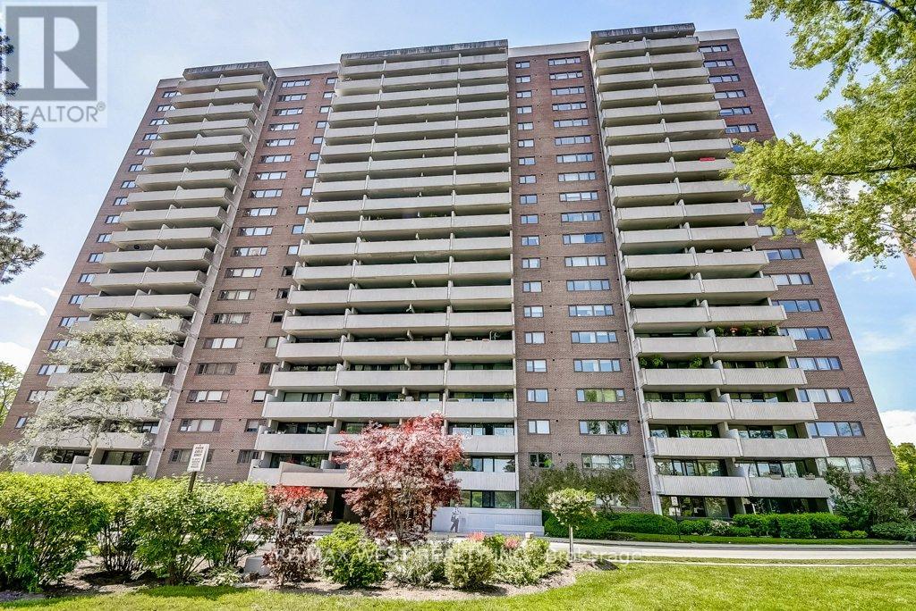 511-260 Scarlett Road, Toronto, ON, M6N 4X6