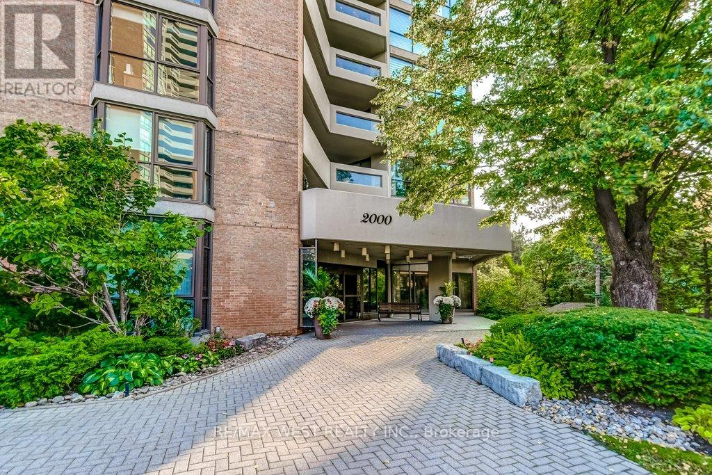 1908-2000 Islington, Toronto, ON, M9P 3S7