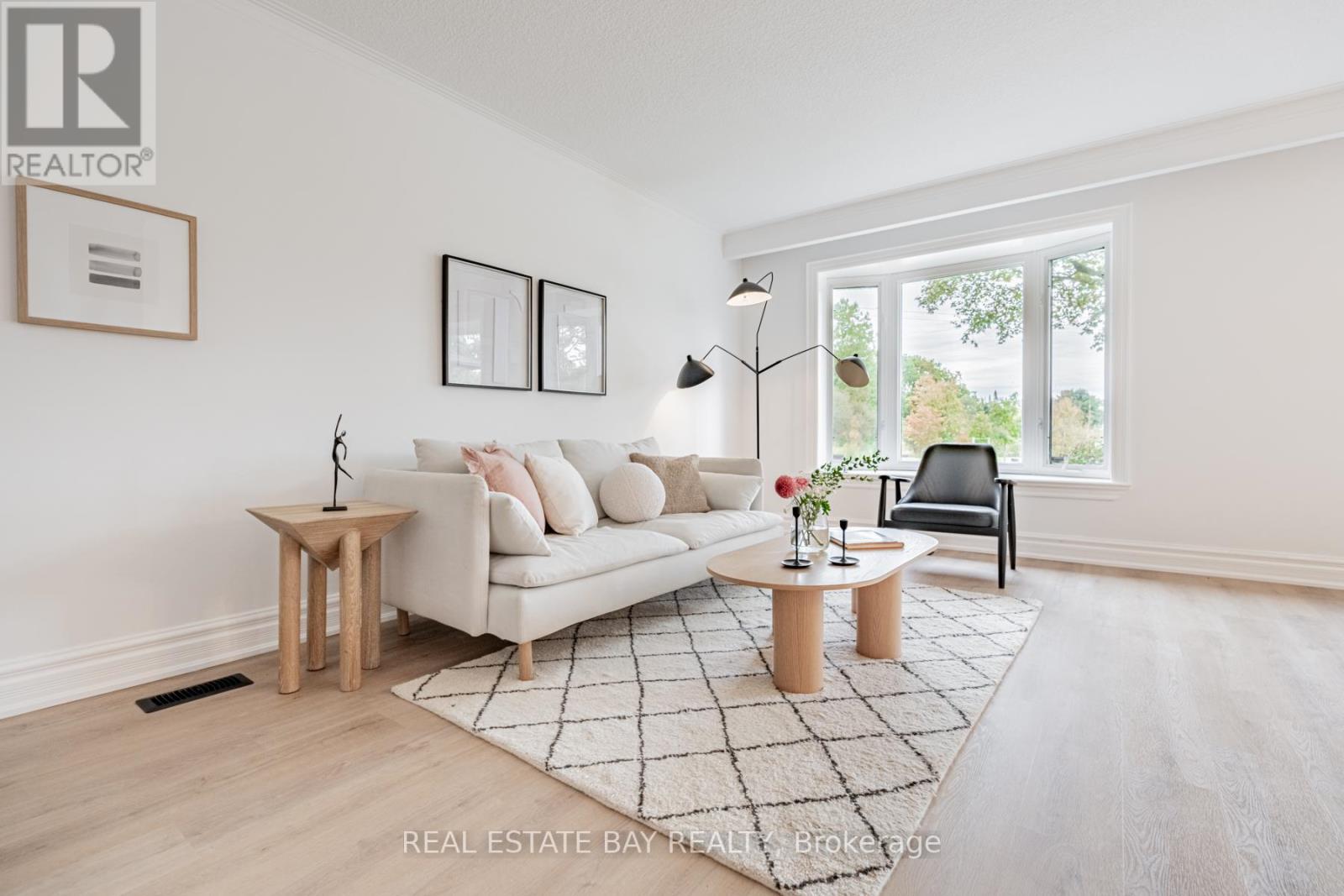 16 Storey Crescent, Toronto, ON, M9B 3C8