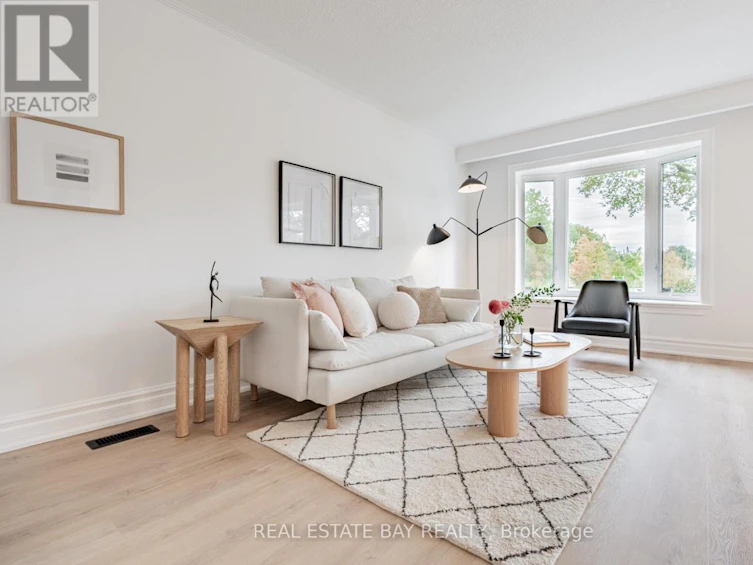 16 Storey Crescent, Toronto, ON, M9B 3C8