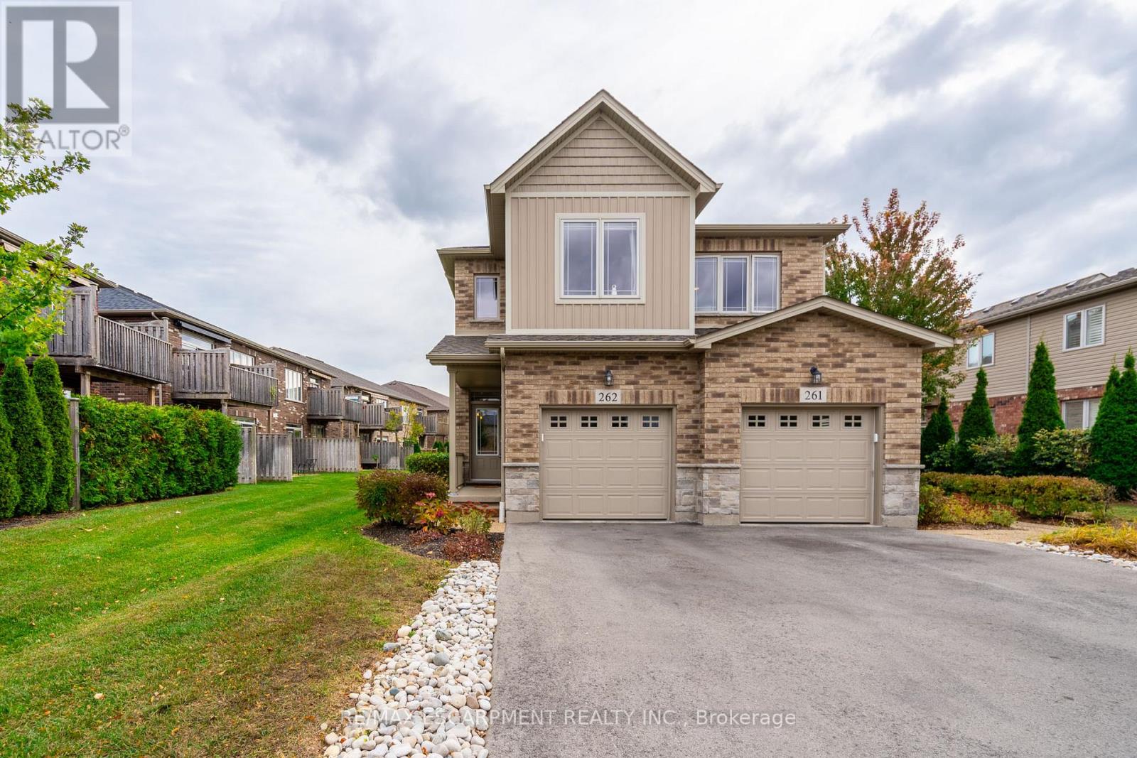 262-2120 Itabashi Way, Burlington, ON, L7M 0V3
