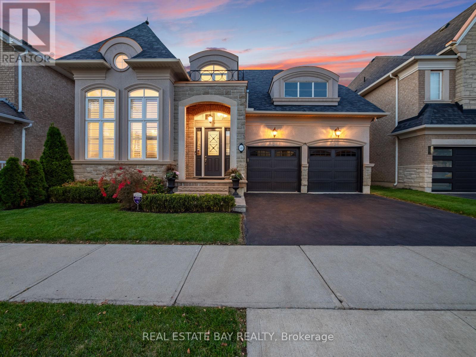 549 Daniel Clarke Way, Oakville, ON, L6M 0N9