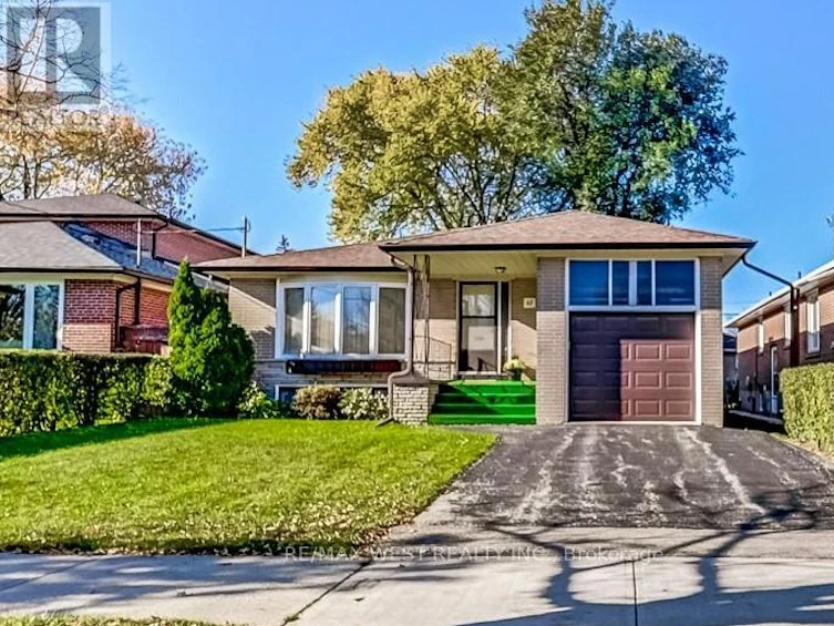 62 Archerhill Drive, Toronto, ON, M9B 5P4