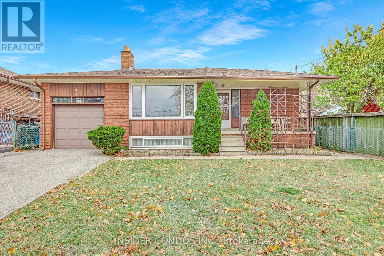 7 Larchmere Avenue, Toronto, ON, House For Sale REW