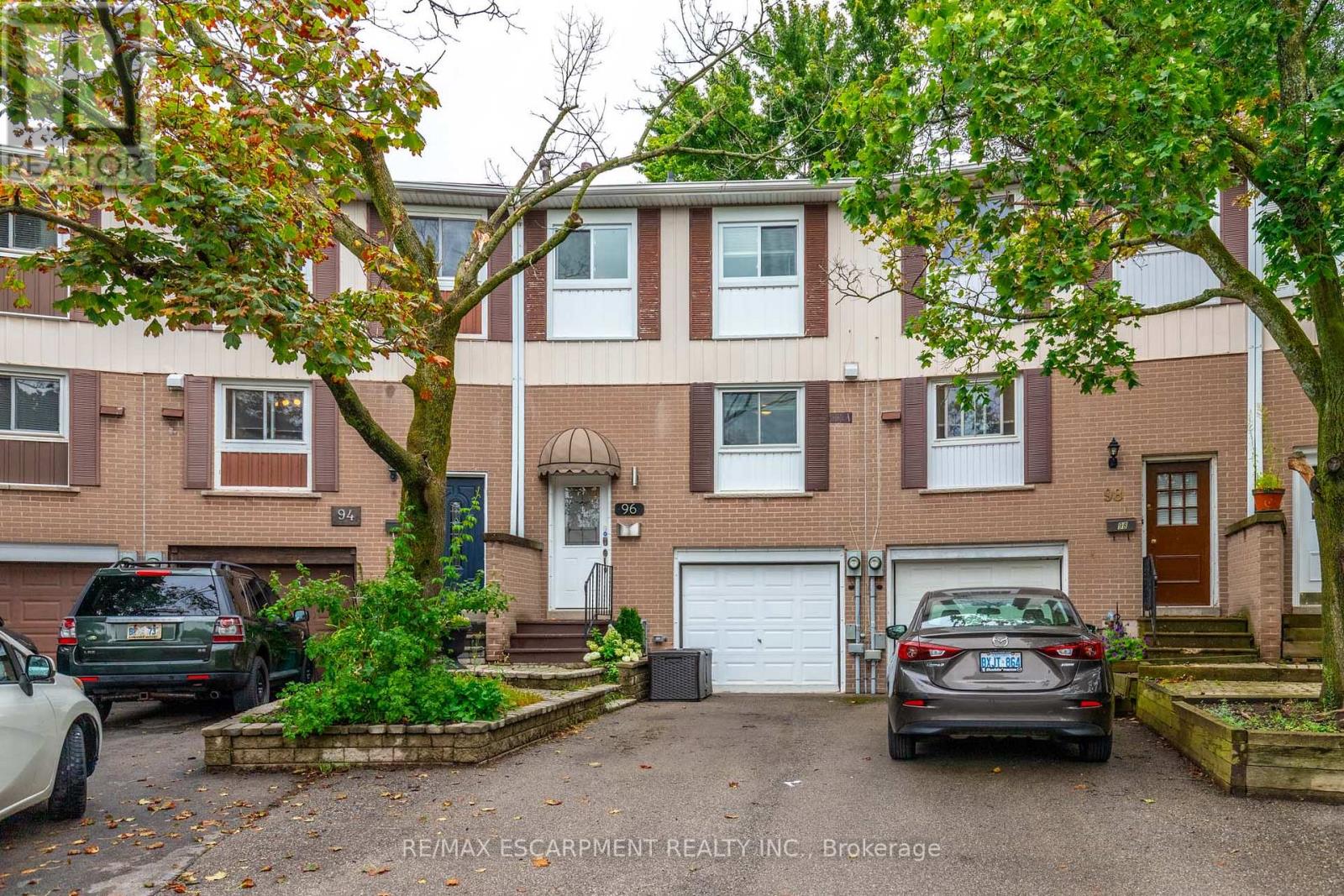 96 Oakdale Drive, Oakville, ON, L6H 1J3