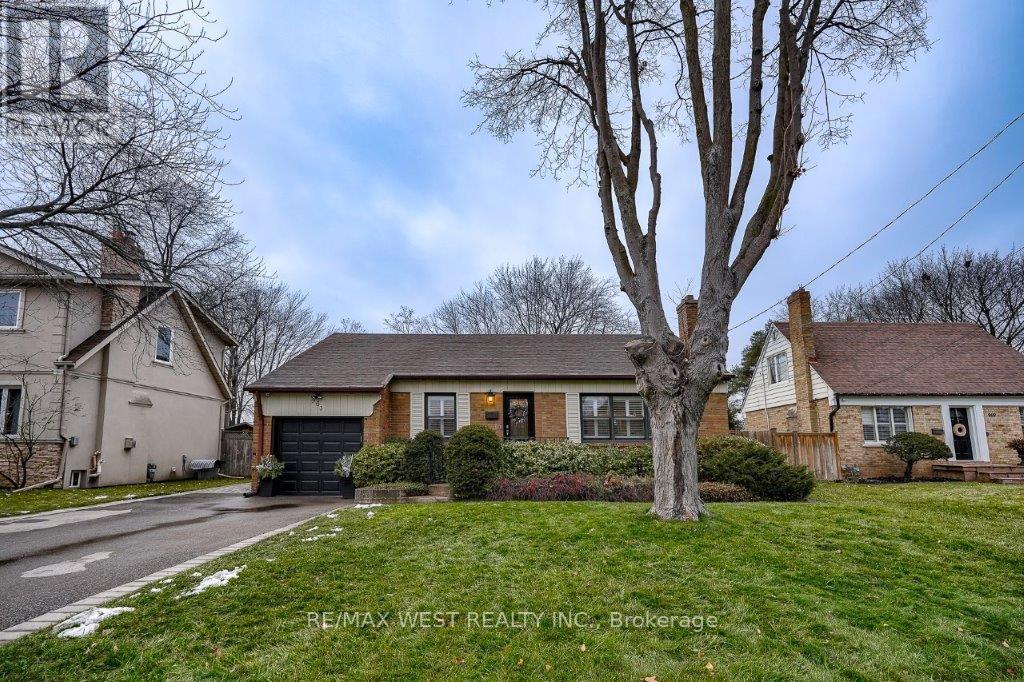 963 Melton Drive, Mississauga, ON, L4Y 1K9