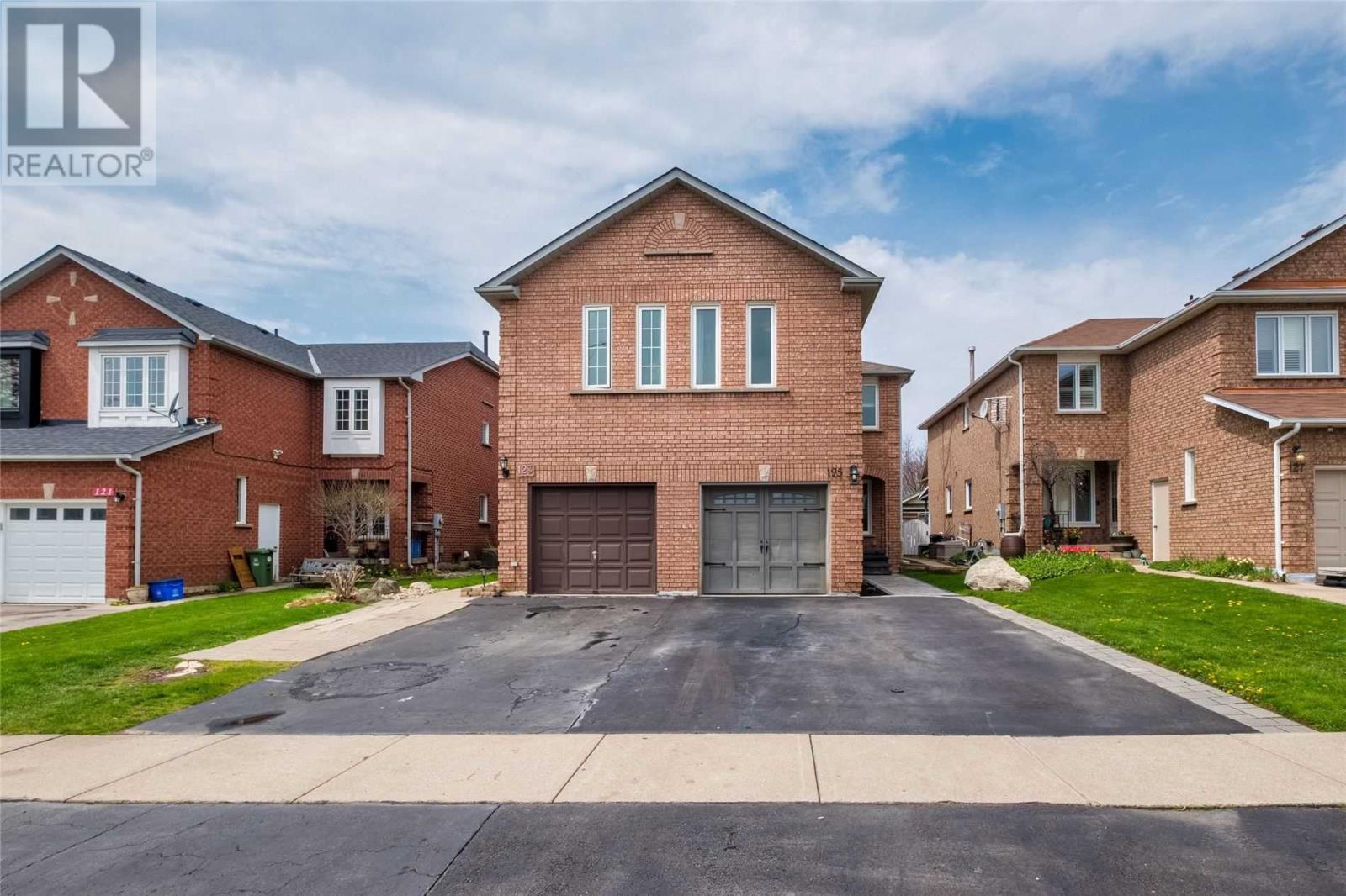 125 Niska Drive, Hamilton, ON, L8B 0M8
