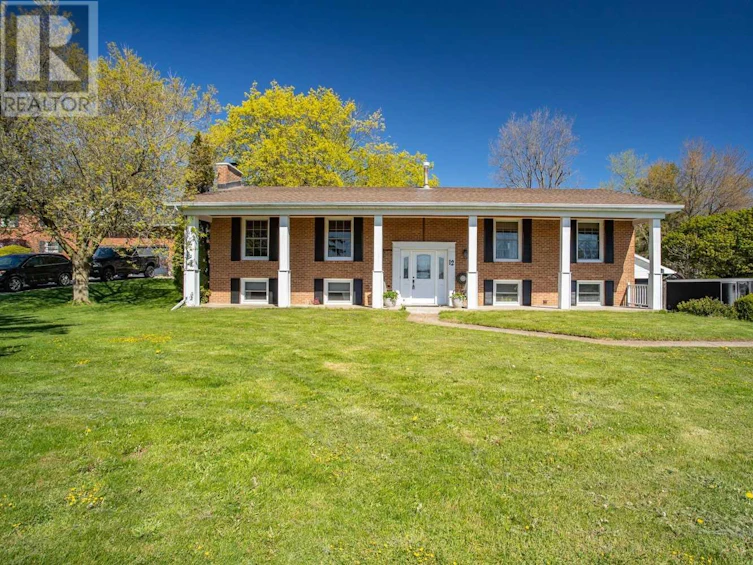 12 Huntsman Gate, Hamilton, ON, L8N 2Z7