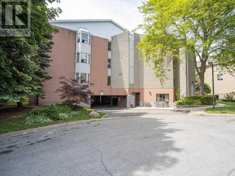 202-5 Niagara Street, Grimsby, ON, L3M 5A3