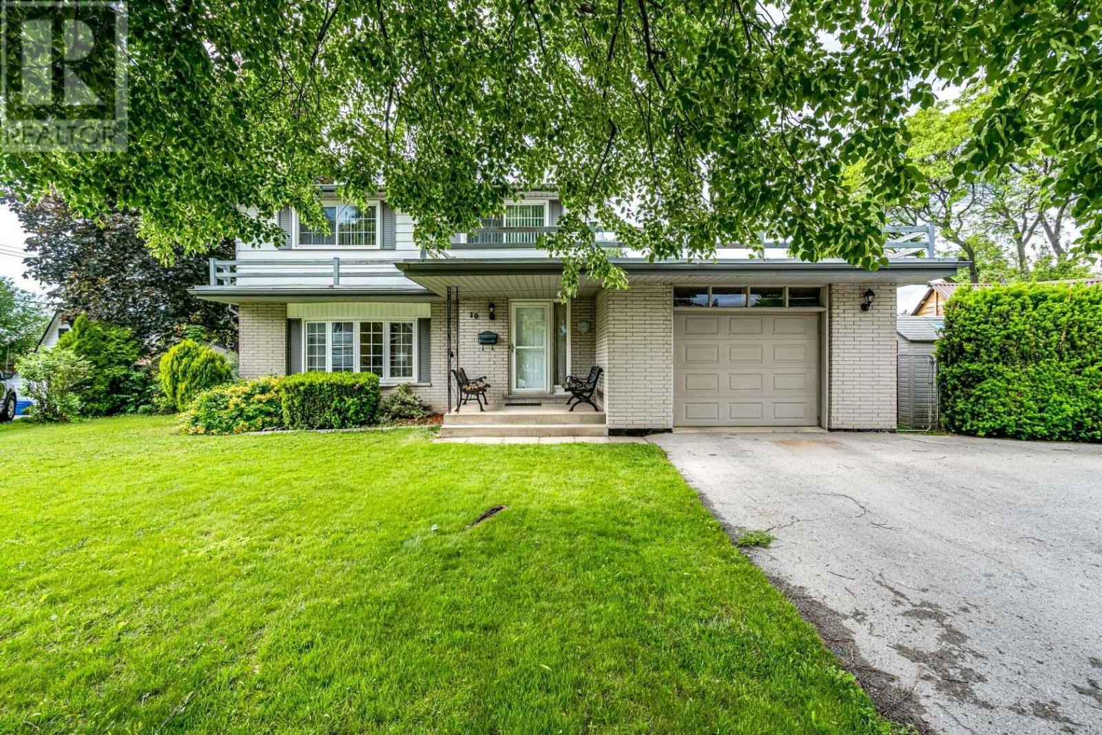 10 Marriott Place, Hamilton, ON, L9C 2N6