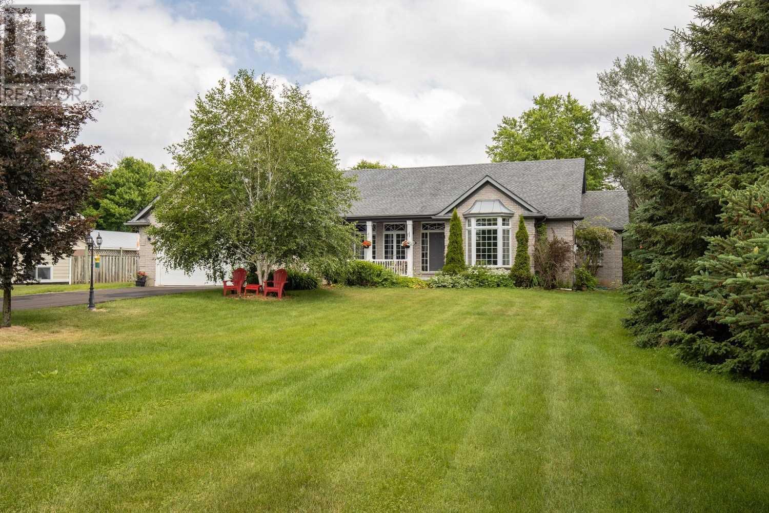 120 10th Concession Road East, Hamilton, ON, L8B 1H4