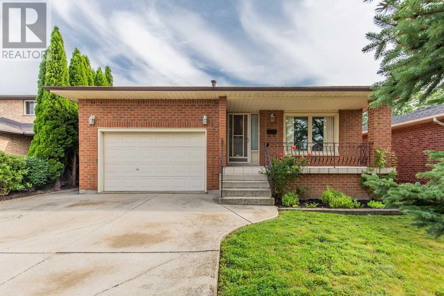 347 Greencedar Drive, Hamilton, ON, L9C 7K6