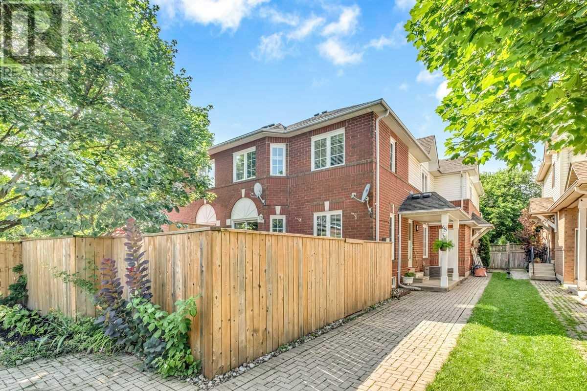 65 Harnesworth Crescent, Hamilton, ON, L8B 0J1