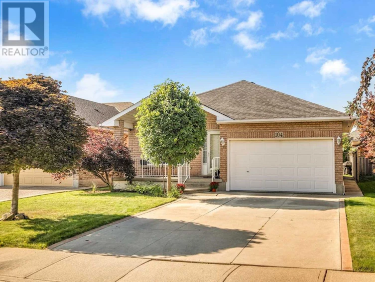 104 Gagliano Drive, Hamilton, ON, L8W 3J2