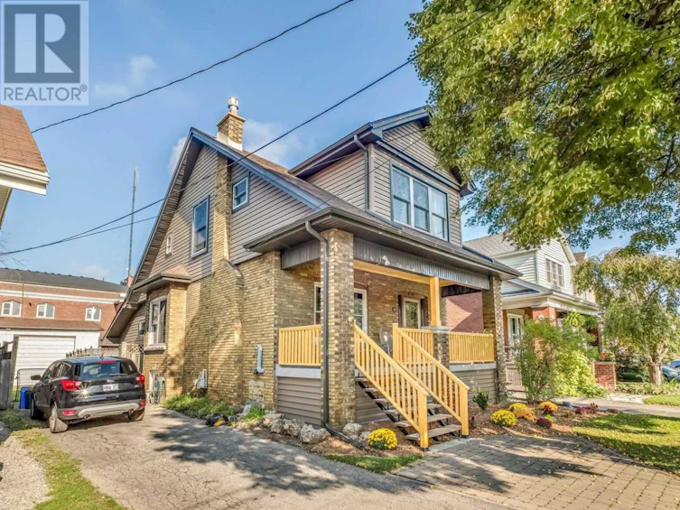 32 Cliff Avenue, Hamilton, ON, L8V 2R9