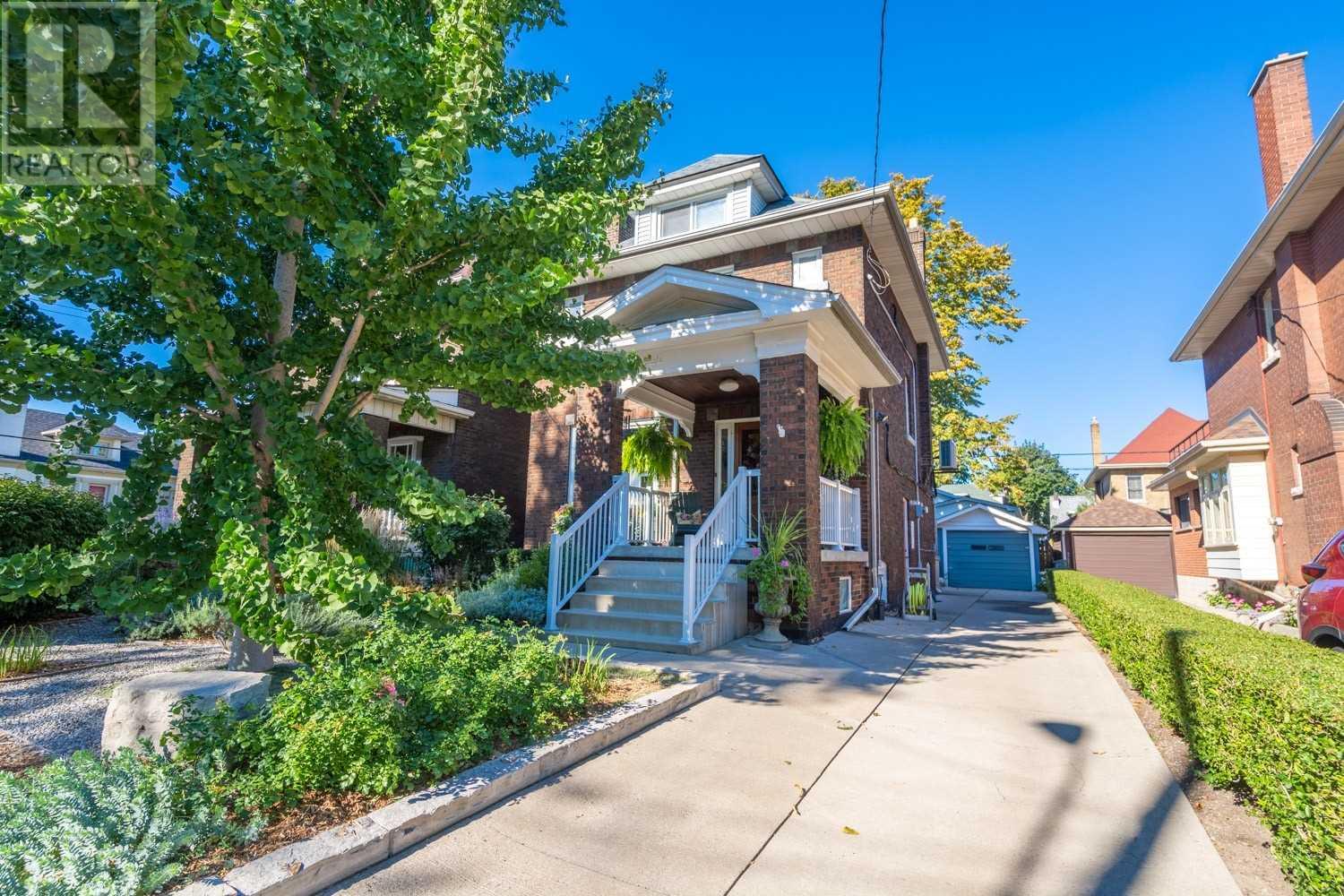52 Balsam Avenue South, Hamilton, ON, L8M 3B1