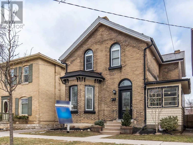 23 Palmerston Avenue, Brantford, ON, N3T 4L1
