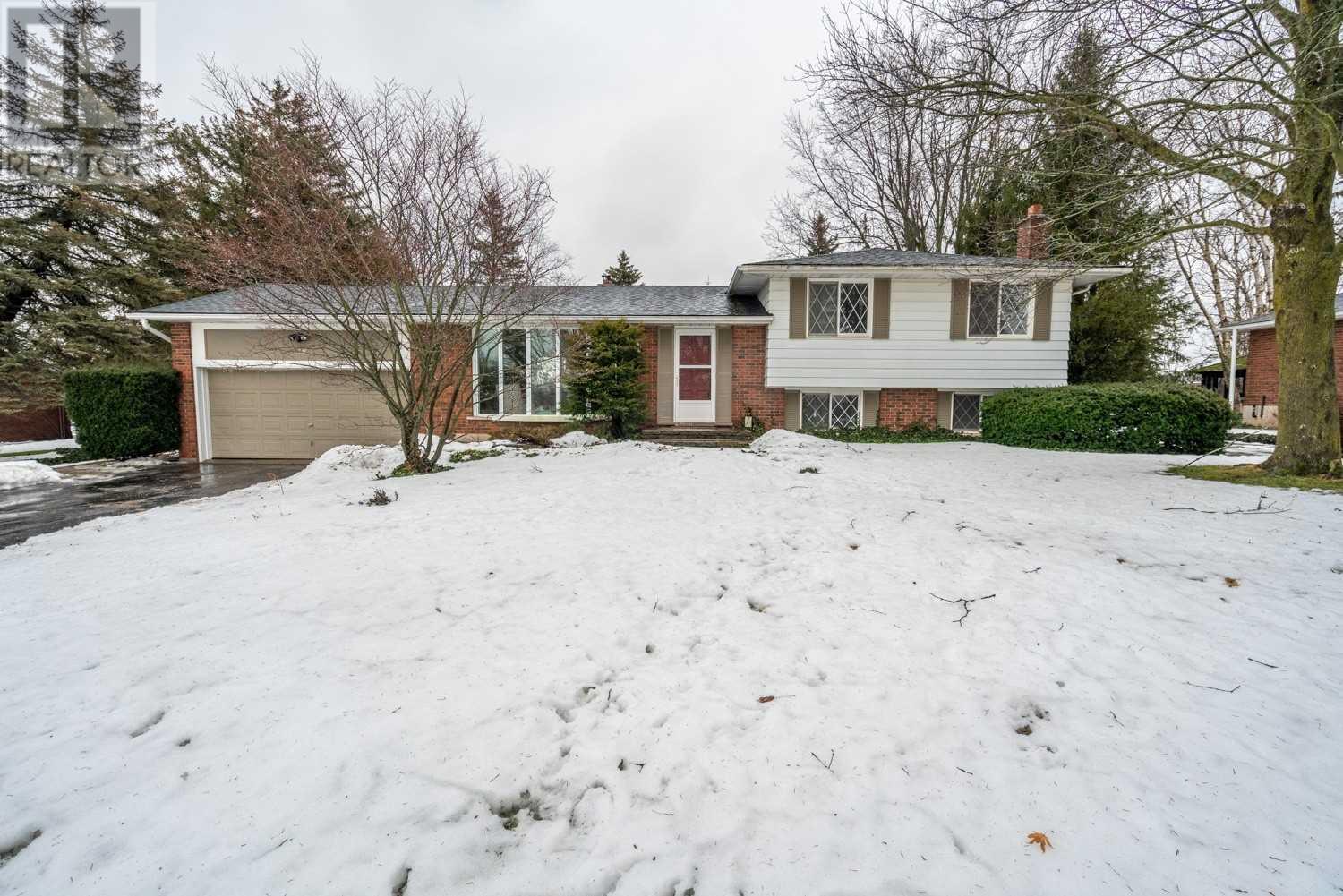 28 11th Concession Road East, Hamilton, ON, L8B 1H8