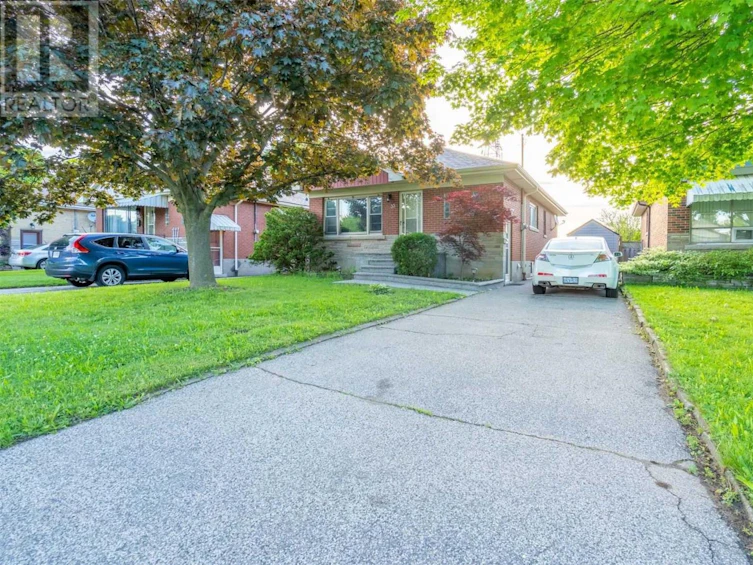 35 Radford Street, Hamilton, ON, L8S 3E5