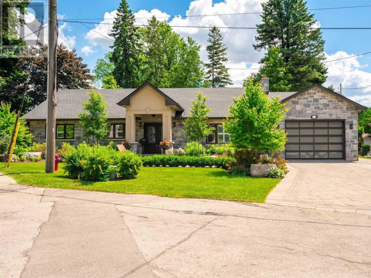63 Middle Crest Street, Hamilton, ON, L9G 2P5