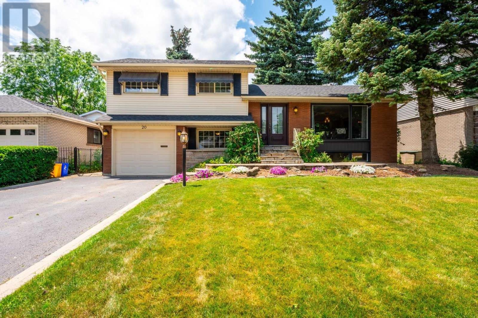 20 Geneva Drive, Hamilton, ON, L9C 3Z5