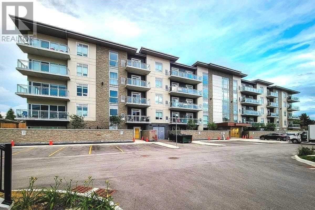 213-16 Markle Crescent, Hamilton, ON, L9G 0H4