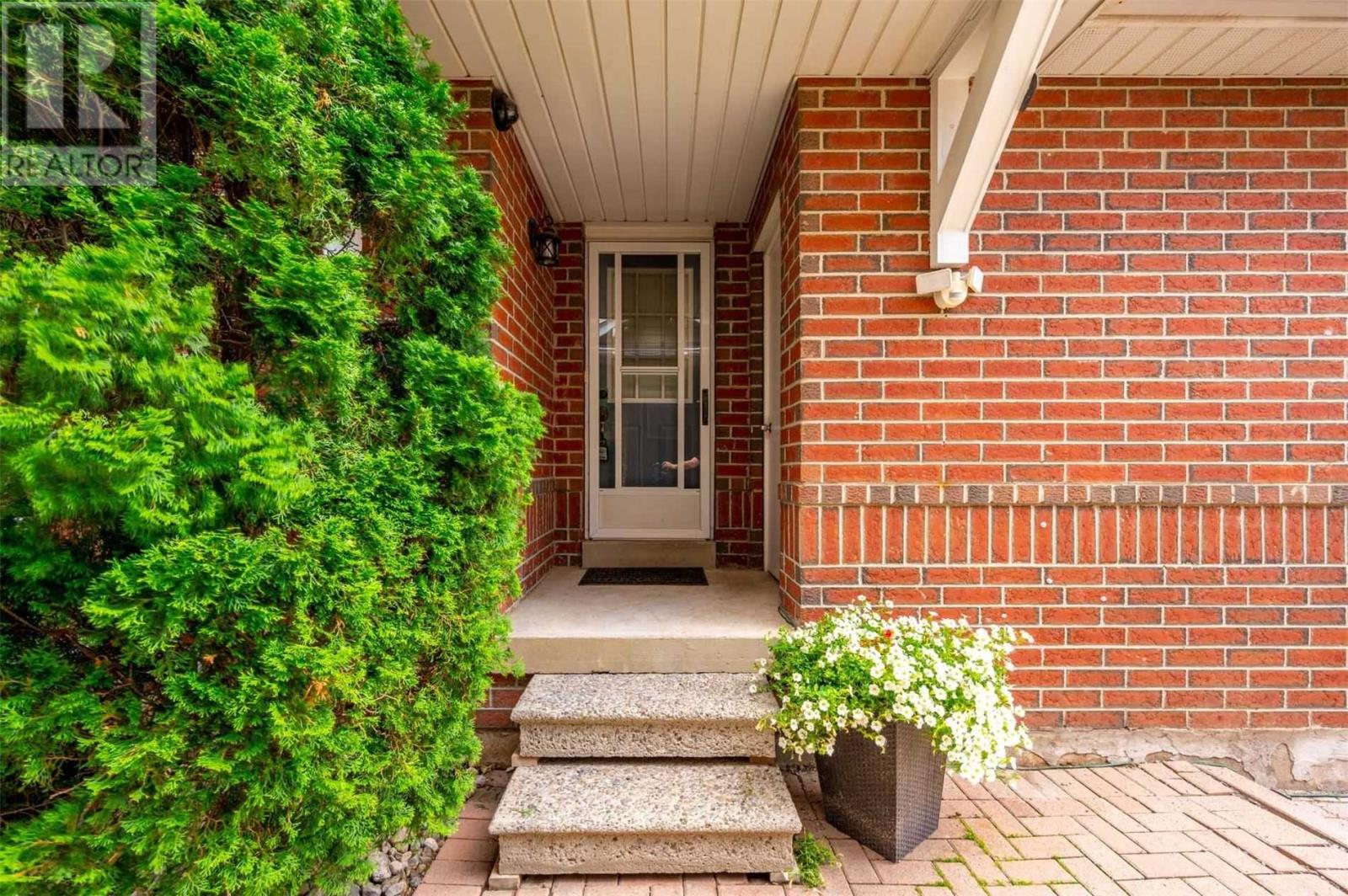87 Thornlodge Drive, Hamilton, ON, L8B 0L9
