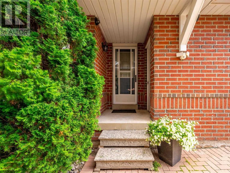 87 Thornlodge Drive, Hamilton, ON, L8B 0L9