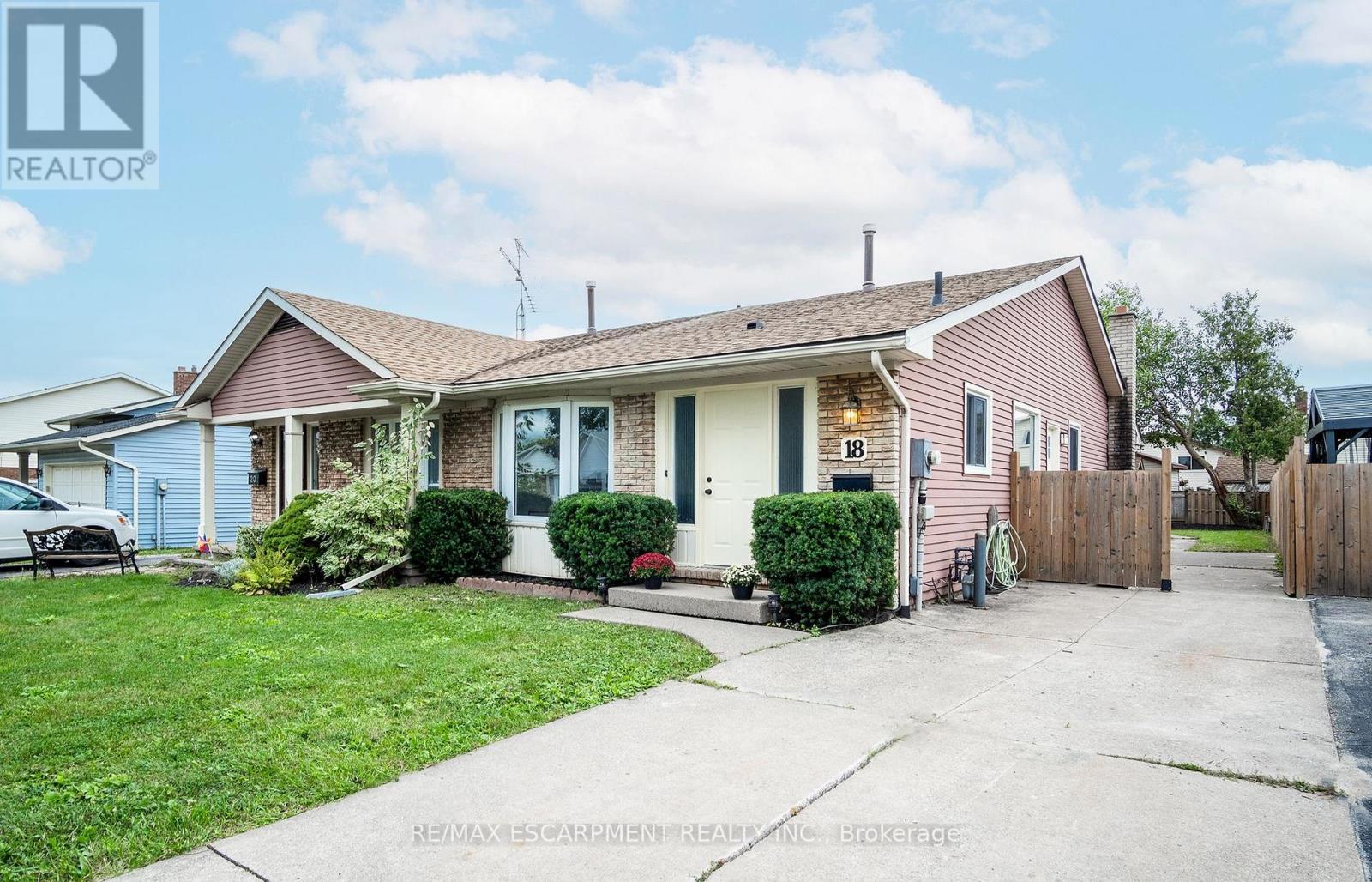 18 Dundee Drive, St. Catharines, ON, L2P 3T1