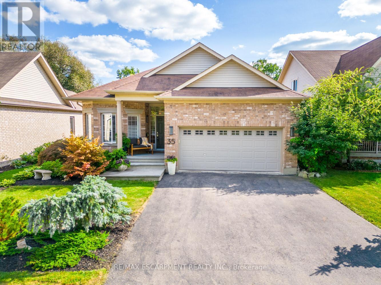 35 Riding Park Place, Hamilton, ON, L9H 0B1