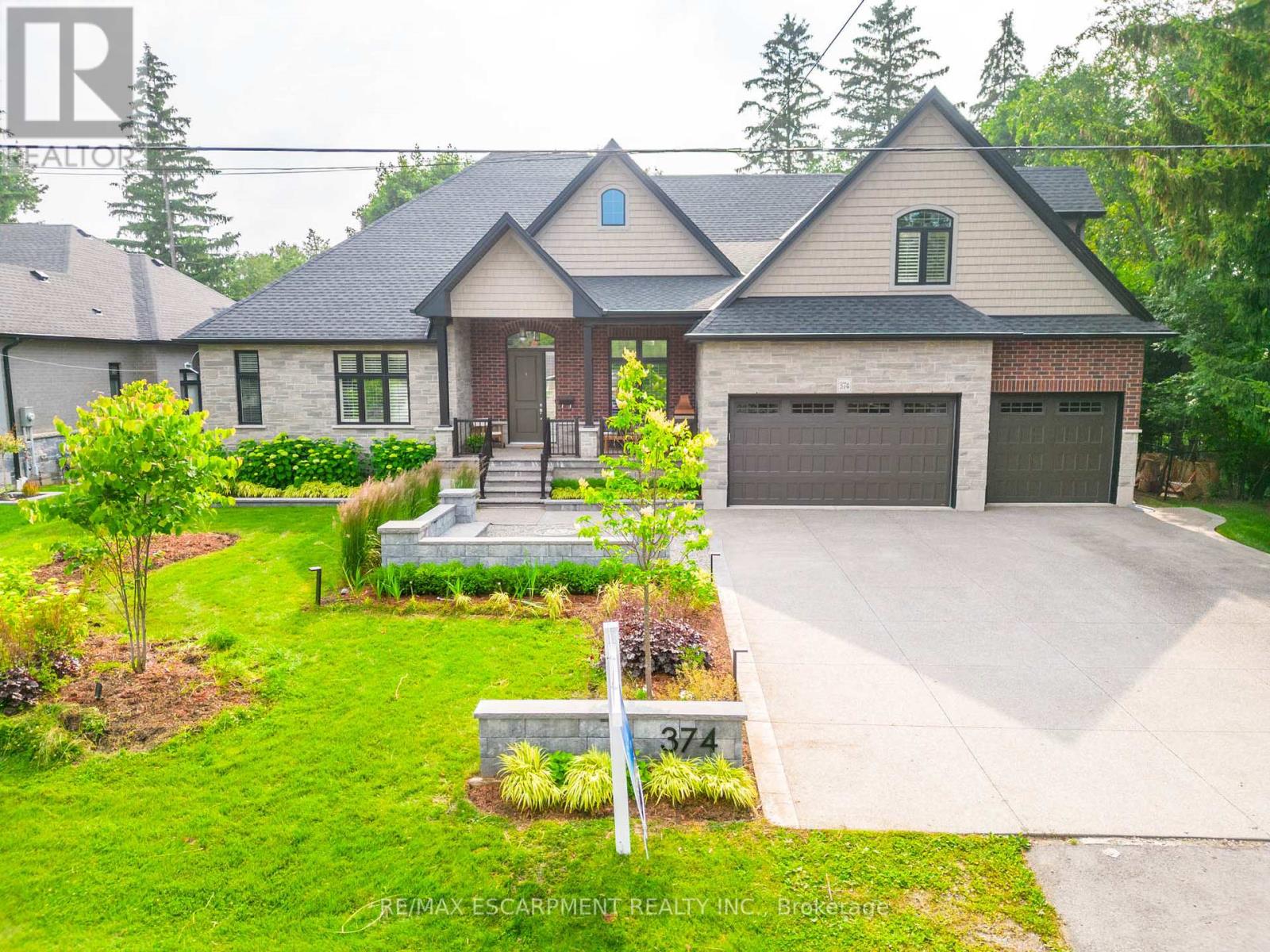 374 Woodworth Drive West, Hamilton, ON, L9G 2N3