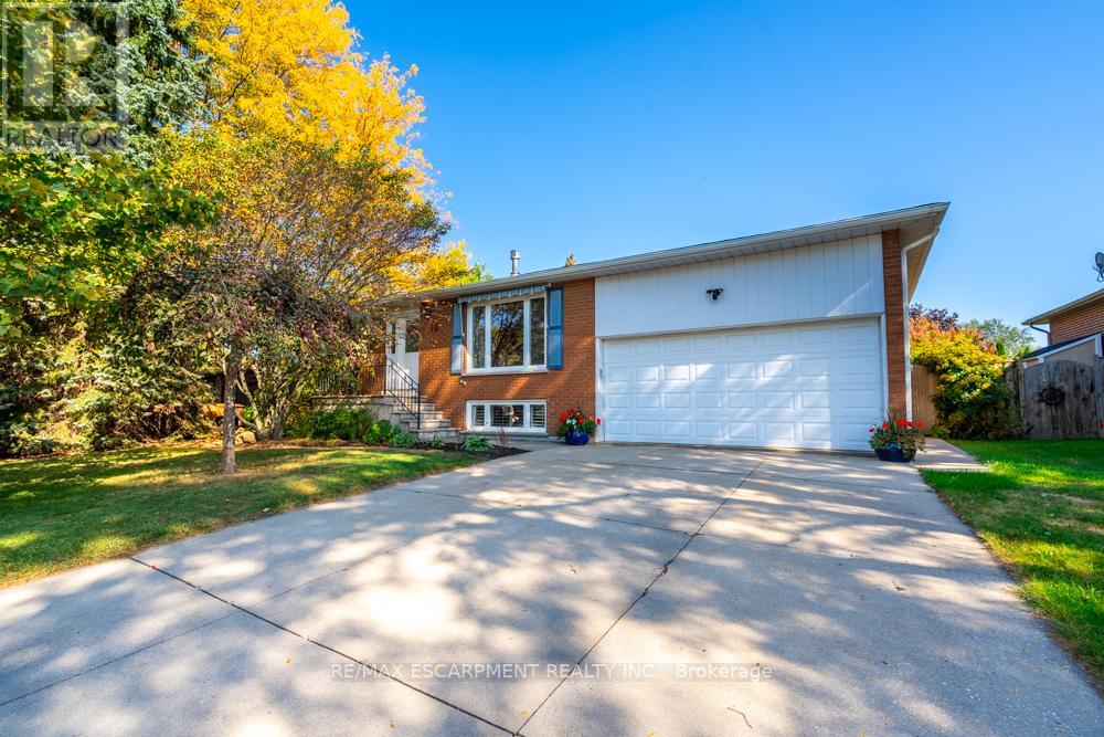 10 Laurendale Avenue, Hamilton, ON, L8B 0B3