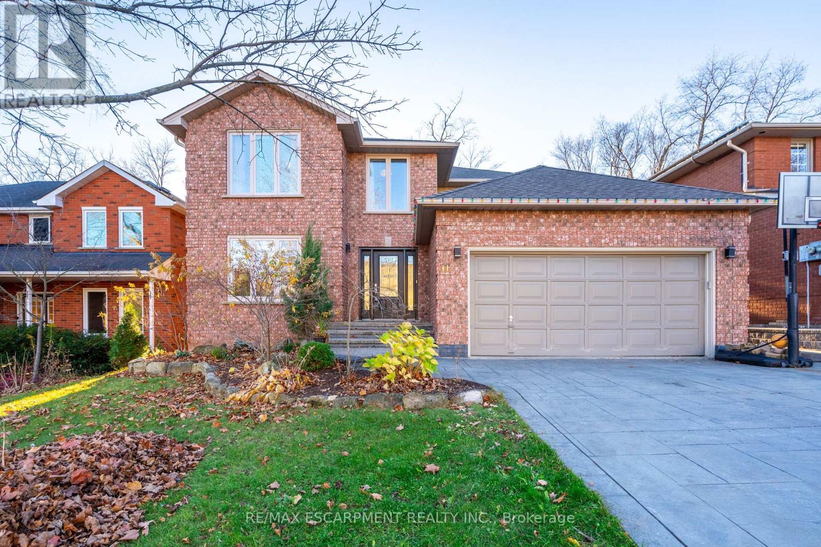 11 Renata Court, Hamilton, ON, L9H 6X1