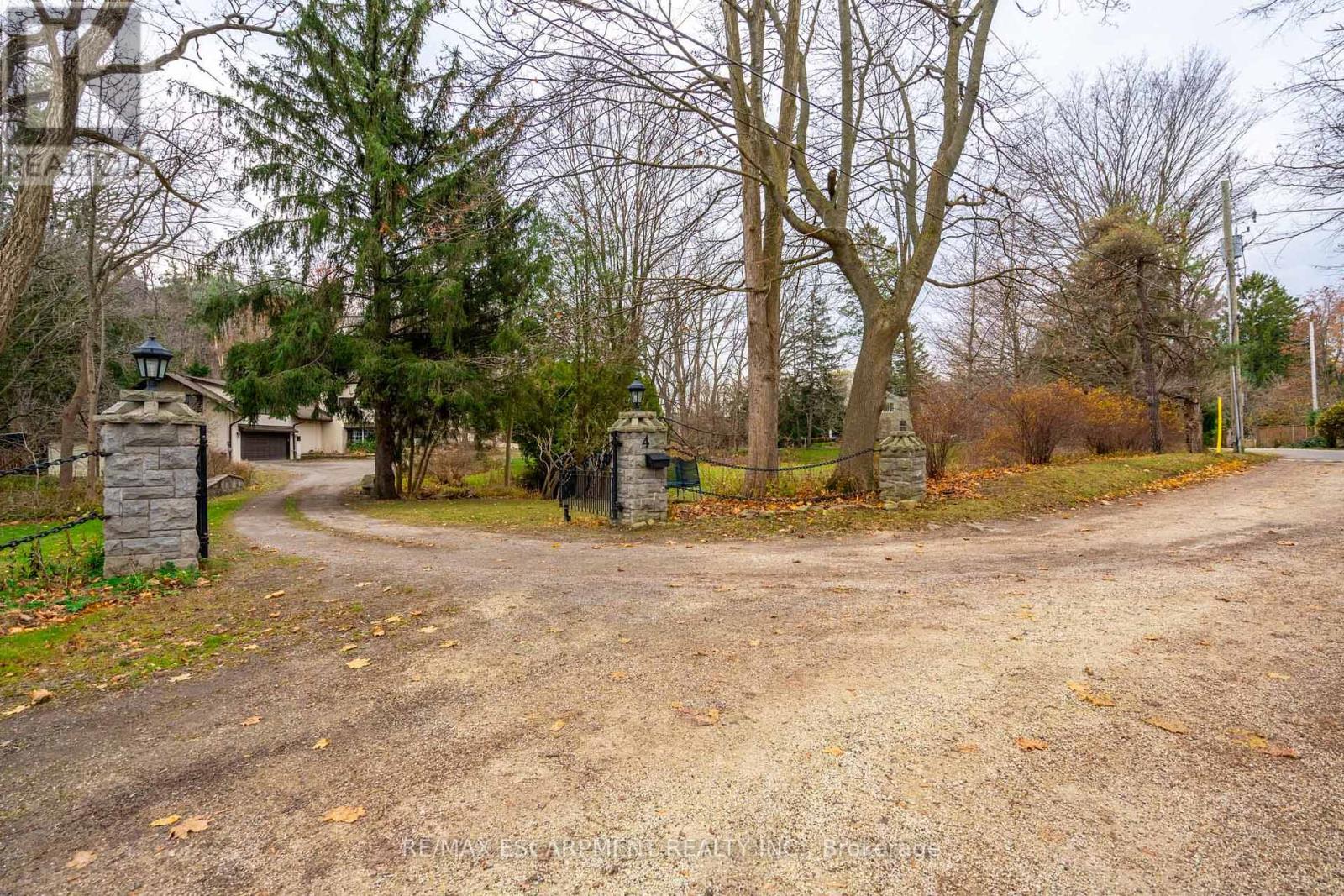 4 Websters Falls Road, Hamilton, ON, L9H 4W2