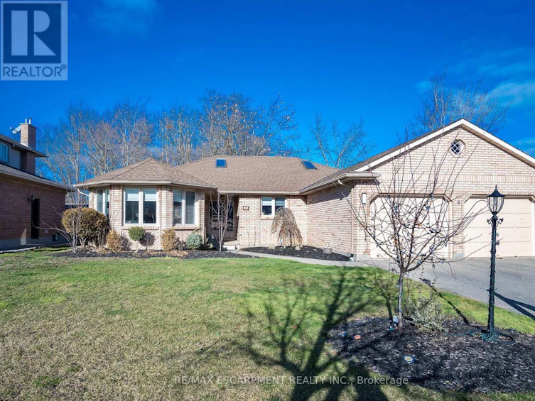 8 Aspen Court, Welland, ON, L3C 6T9