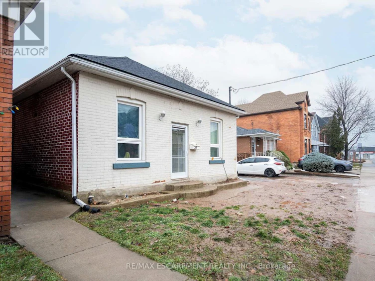 28 Oak Avenue, Hamilton, ON, L8L 5M8