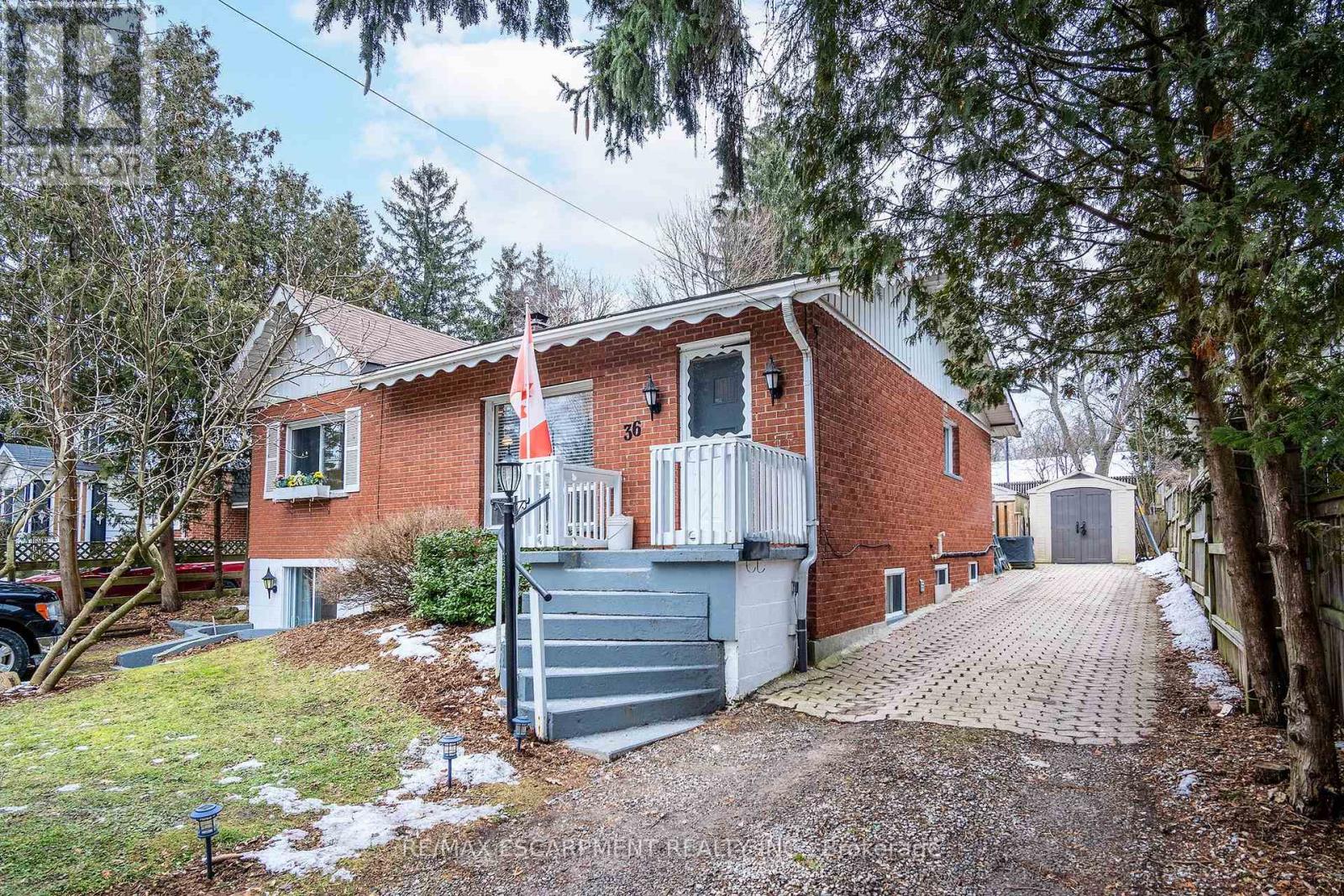 36 Church Street, Hamilton, ON, L9G 2Y7
